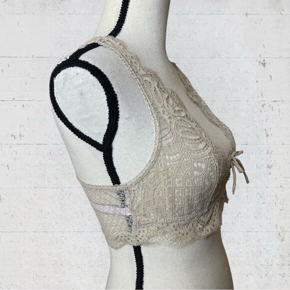 Victoria’s Secret Dream Angels Eyelash Lace Bralette Size Small Beige Feminine - Picture 3 of 5